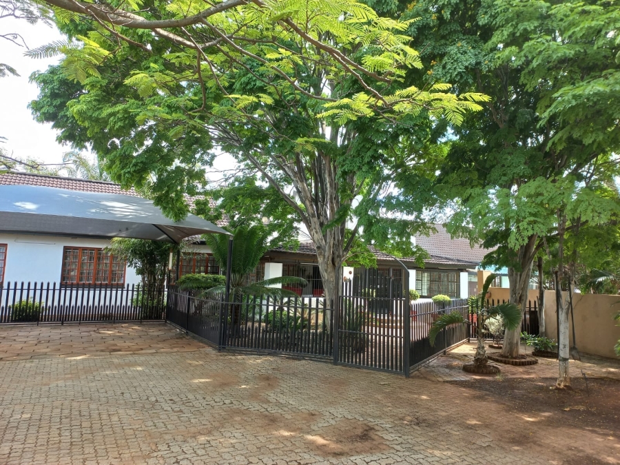 15 Bedroom Property for Sale in Mooinooi North West